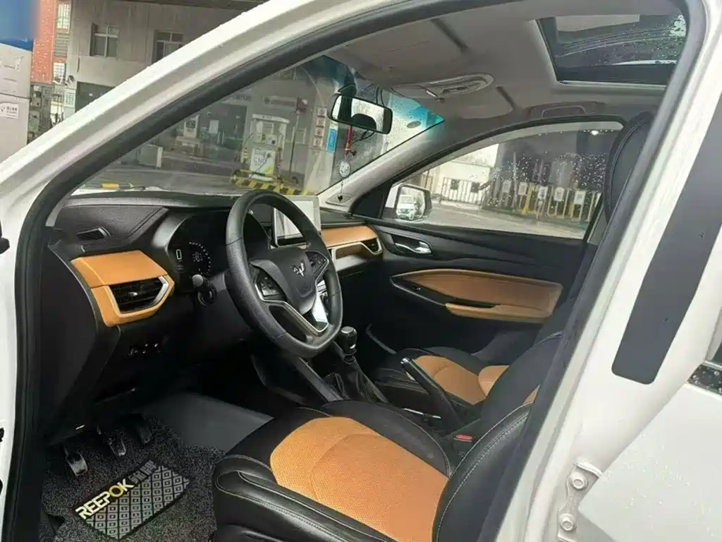 Wuling Hongguang S3 — миниатюра 9