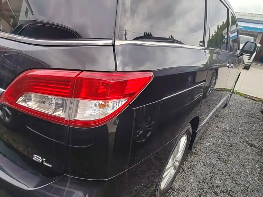 Nissan Quest — миниатюра 8