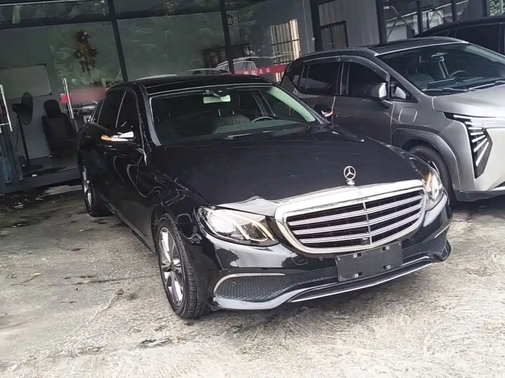 Mercedes-Benz E-Class — миниатюра 4