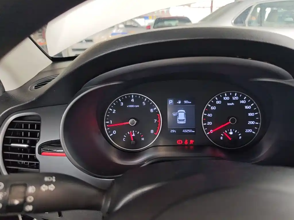 Kia KX Cross — миниатюра 12