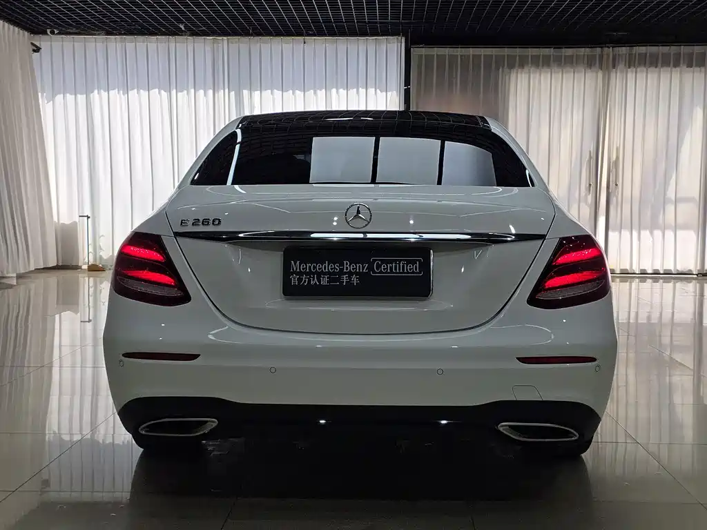 Mercedes-Benz E-Class (Import) — миниатюра 6