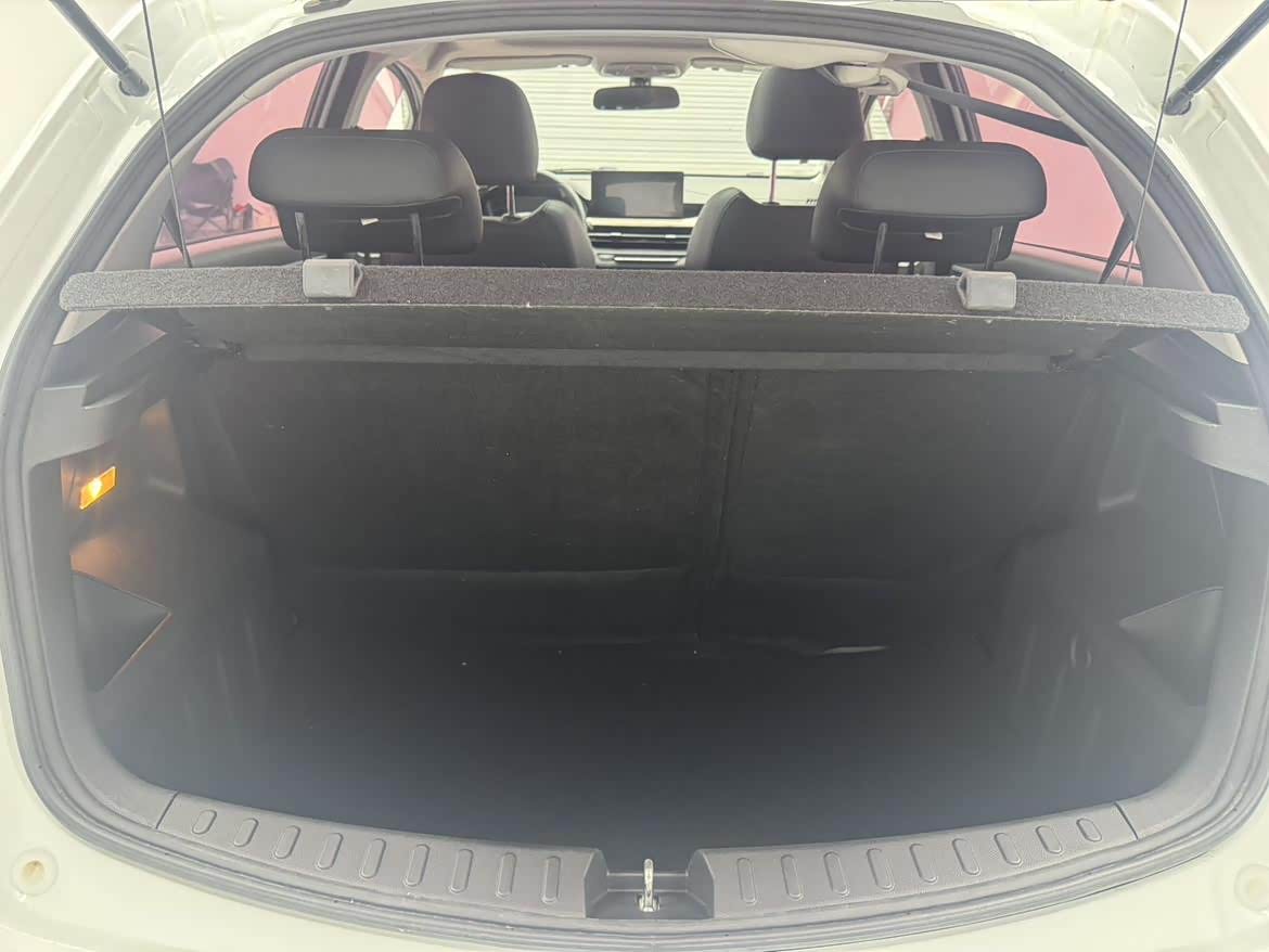 Geely Vision X3 1.5 л 2021 г. Белый, пробег 24000 км