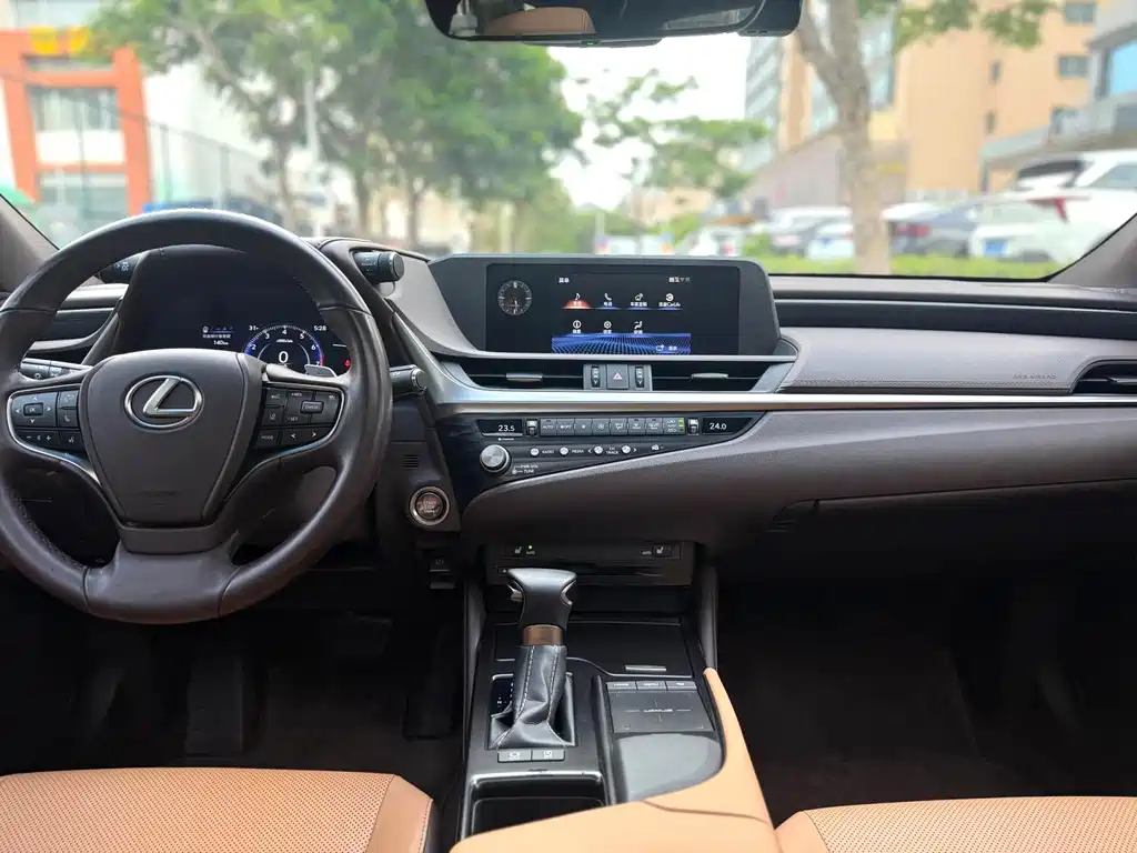 Lexus ES — миниатюра 4