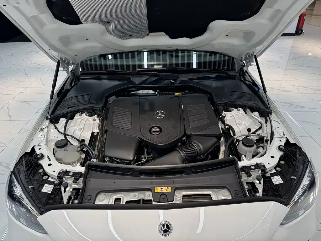 Mercedes-Benz C-Class — миниатюра 12