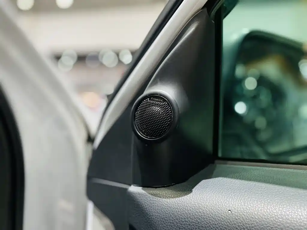 Mitsubishi Pajero Sport (Import) — миниатюра 12
