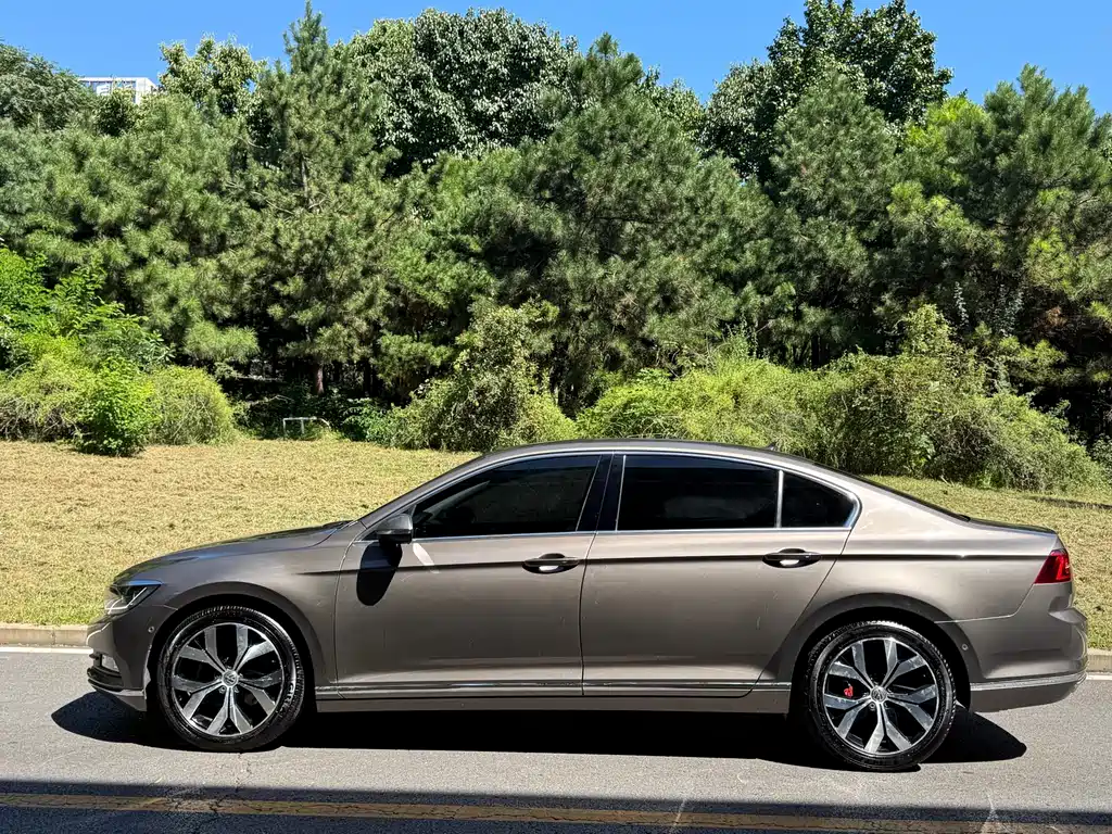 Volkswagen Magotan — миниатюра 4