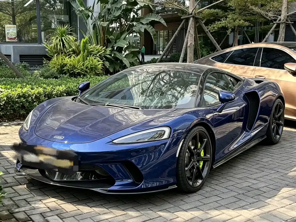 McLaren GT