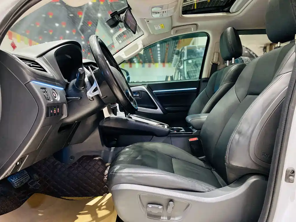 Mitsubishi Pajero Sport (Import) — миниатюра 7