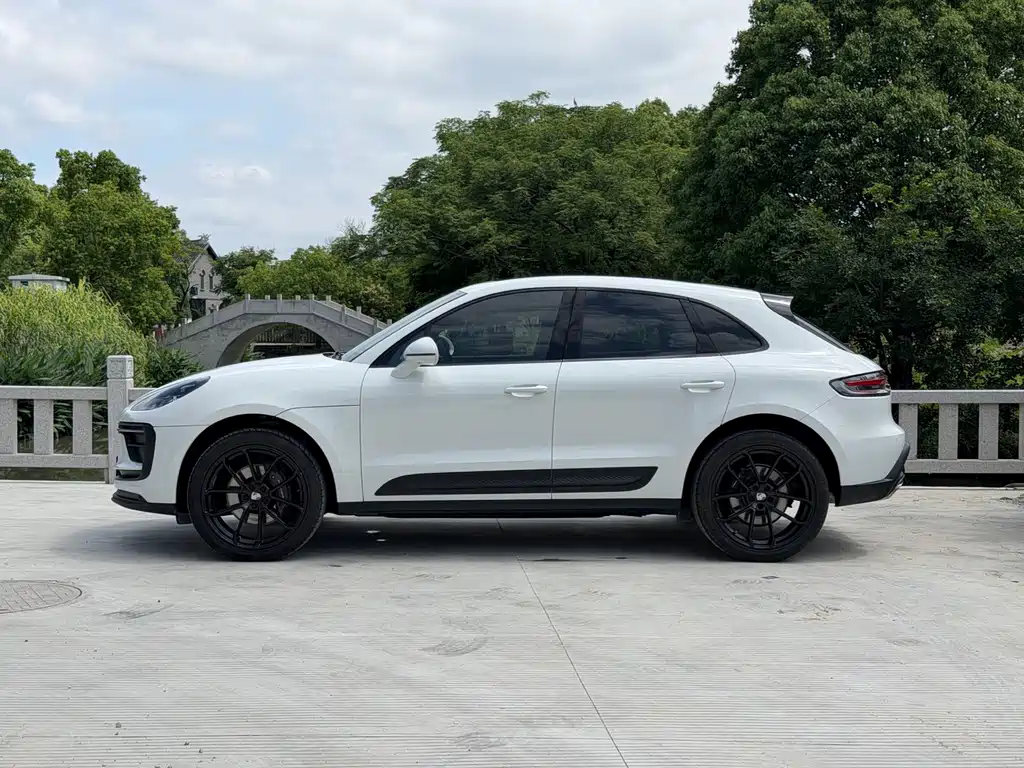 Porsche Macan — миниатюра 3