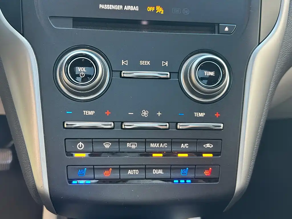 Lincoln MKC — миниатюра 15