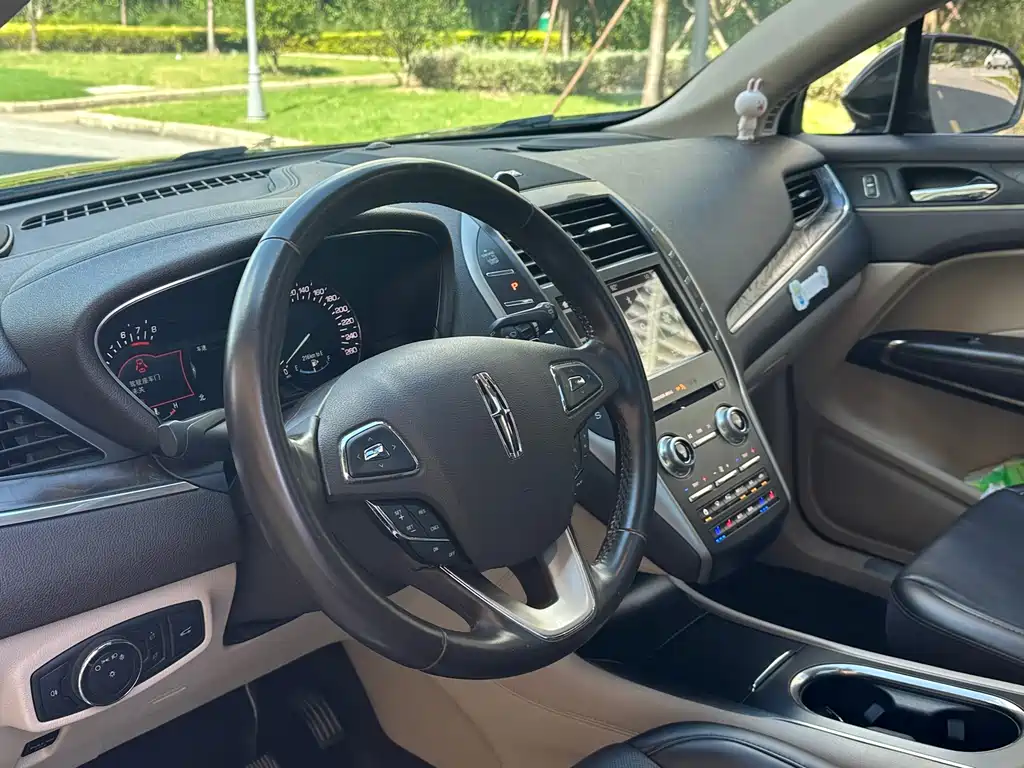 Lincoln MKC — миниатюра 10