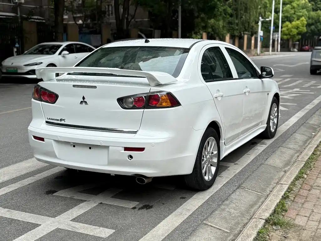 Mitsubishi Lancer EX — миниатюра 7