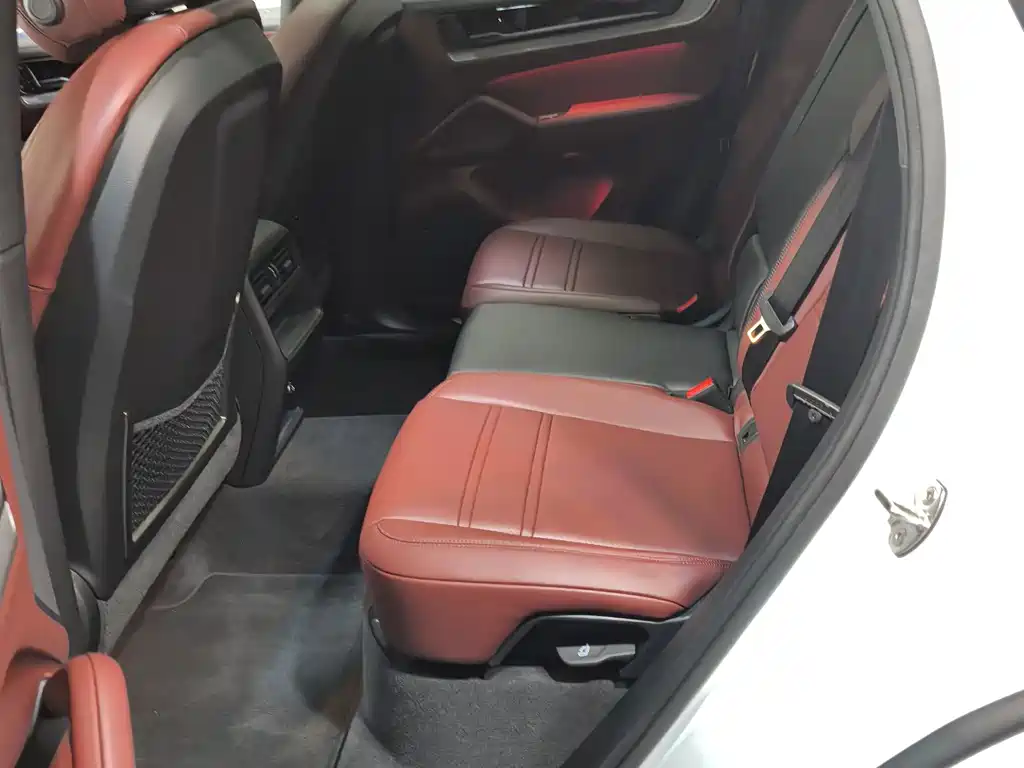 Porsche Cayenne — миниатюра 5