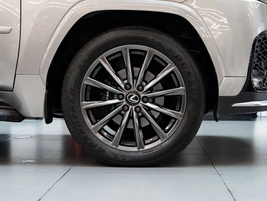 Lexus LX — миниатюра 23