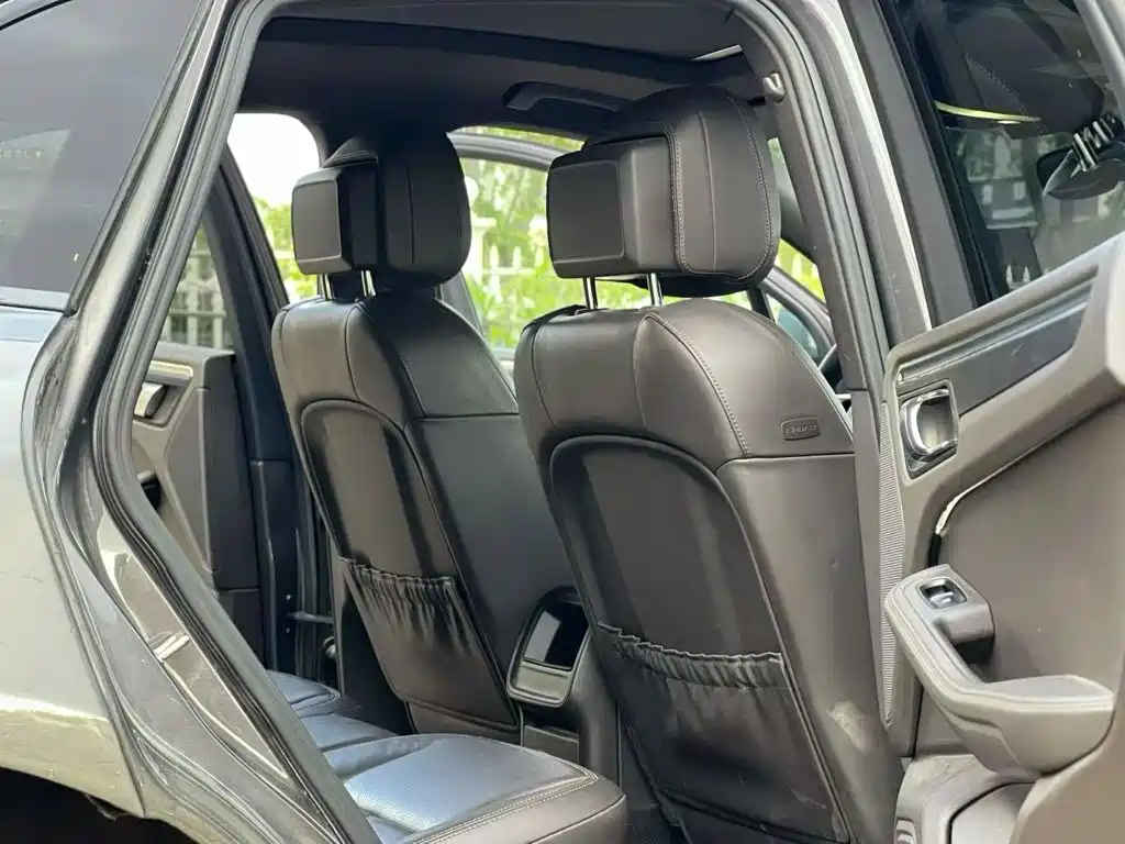 Porsche Macan — миниатюра 7