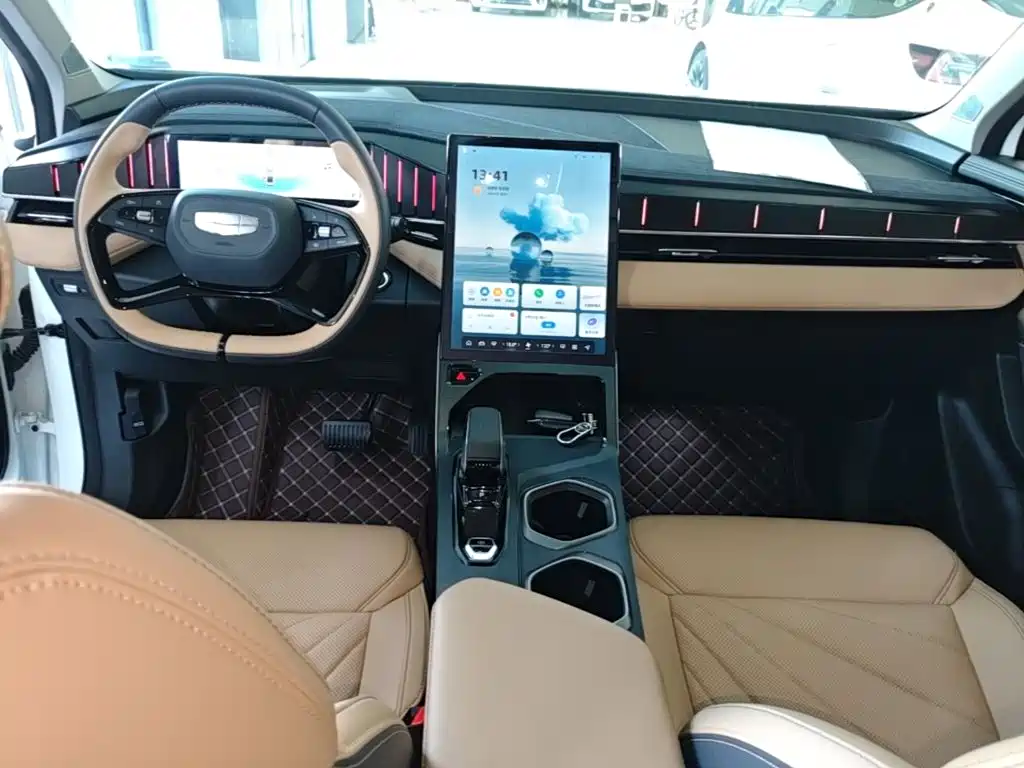Geely Boyue L — миниатюра 10