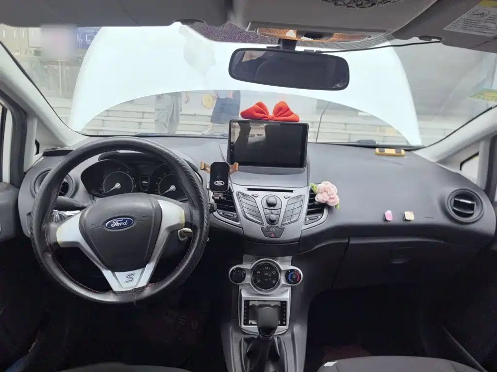 Ford Fiesta — миниатюра 10