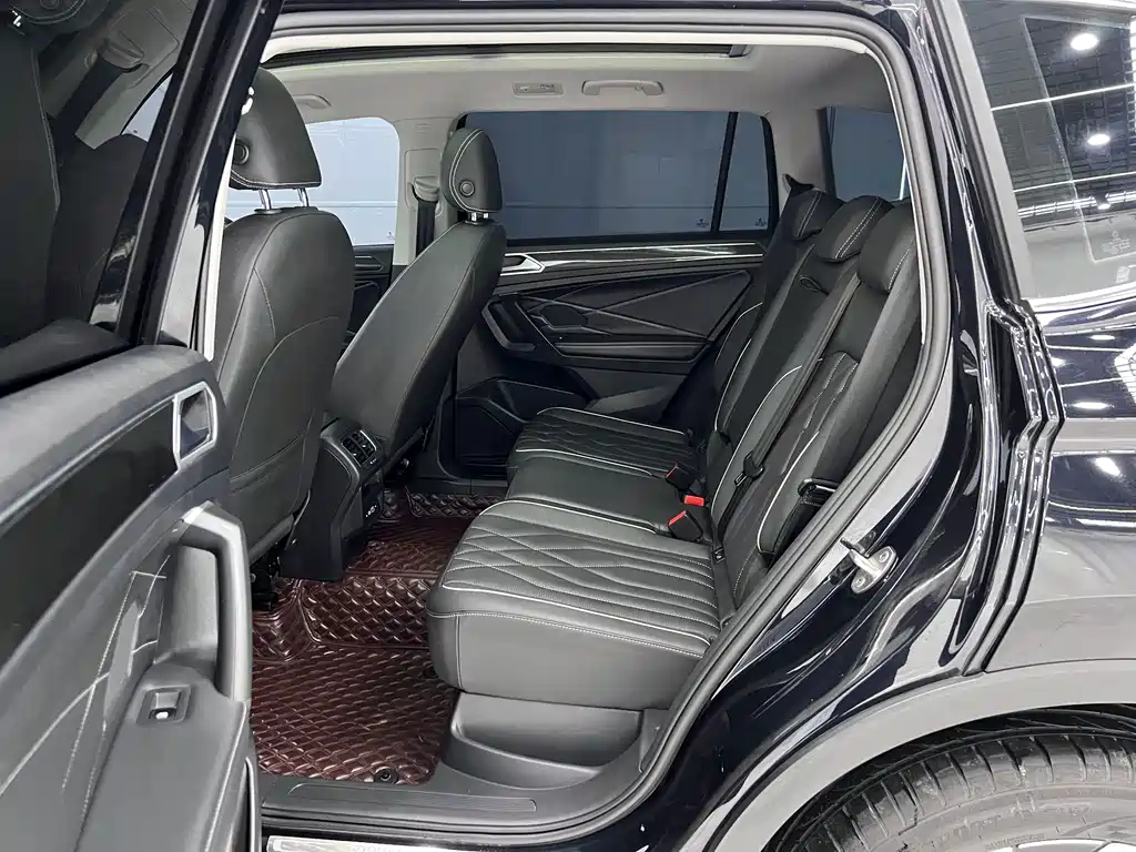 Volkswagen Tiguan L — миниатюра 9