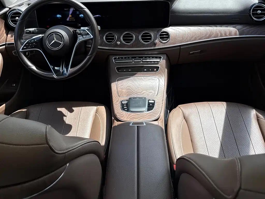 Mercedes-Benz E-Class — миниатюра 10