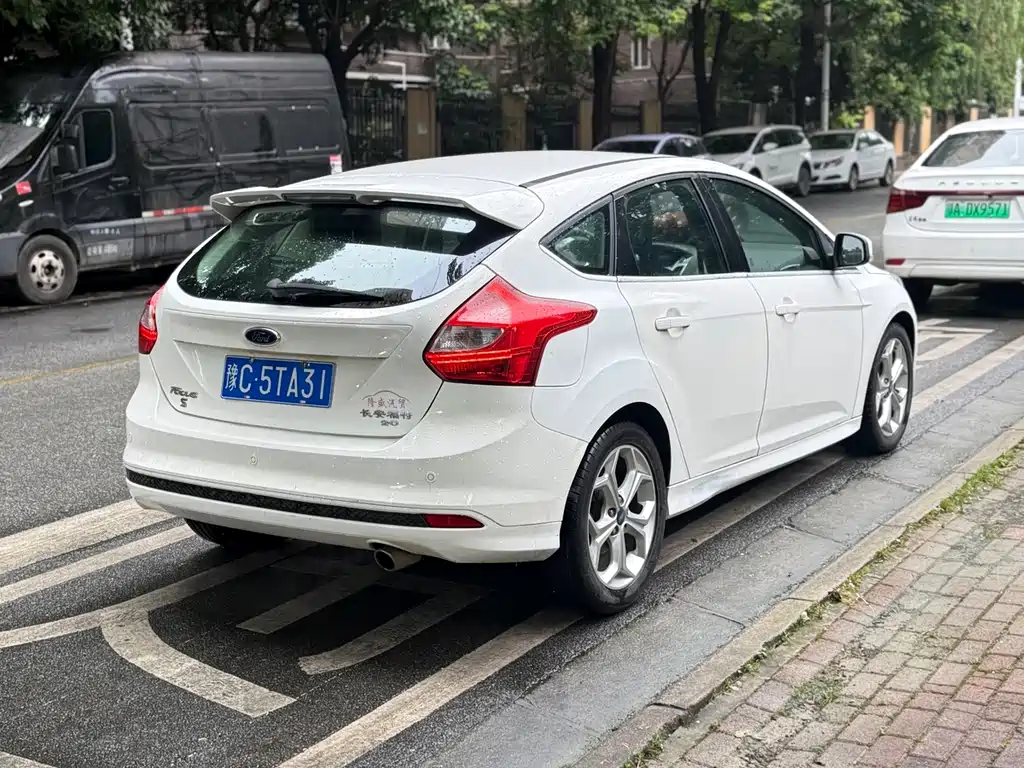 Ford Focus — миниатюра 7