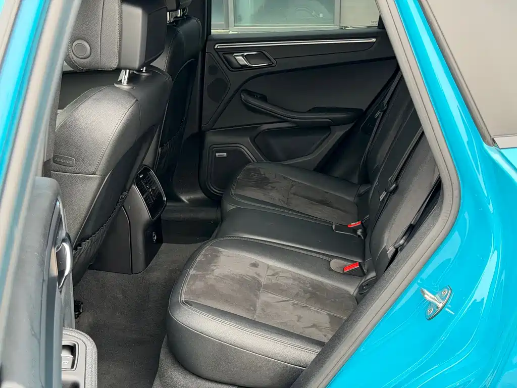 Porsche Macan — миниатюра 8