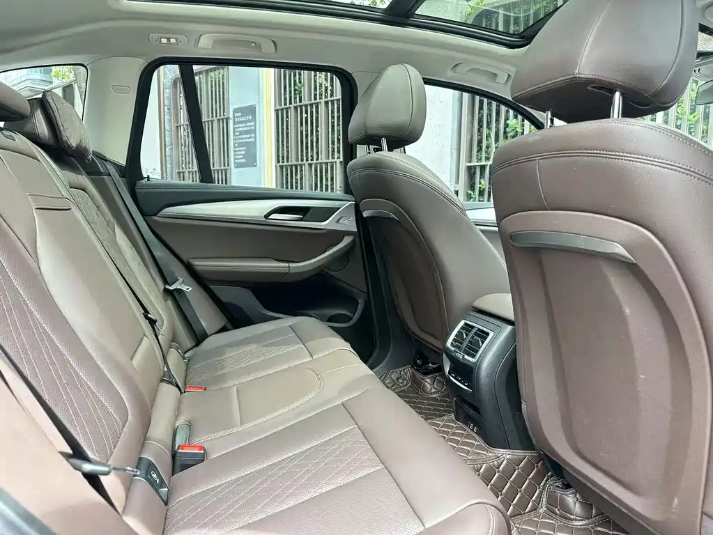 BMW iX3 — миниатюра 13