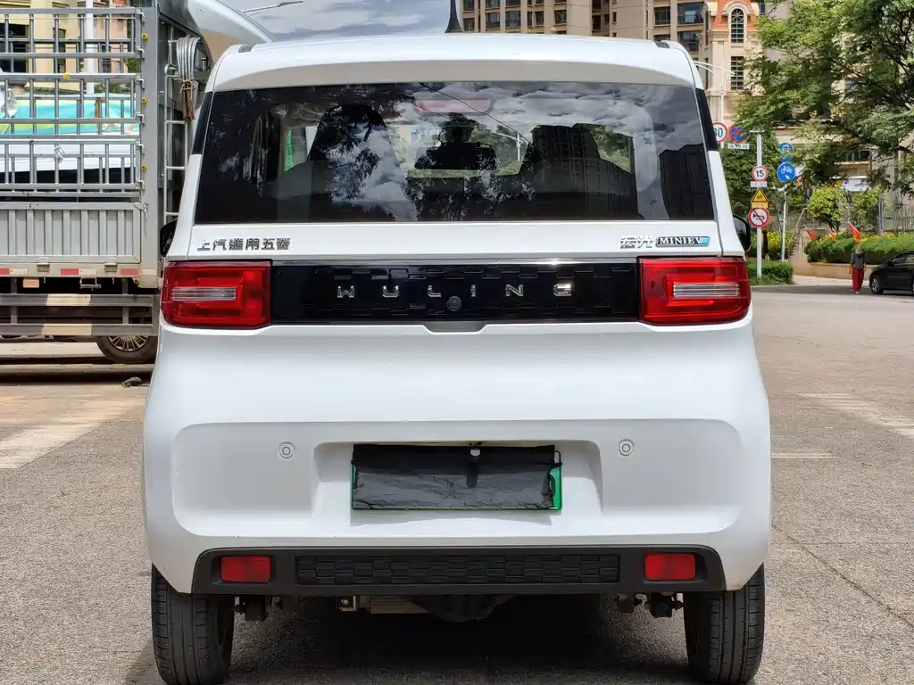 Wuling MINIEV — миниатюра 12