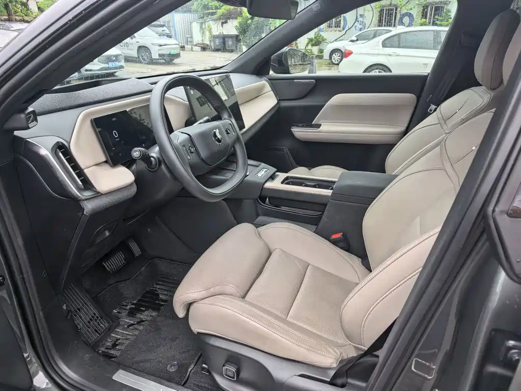 Volvo гибрид Volvo XC70 plug-in — миниатюра 12