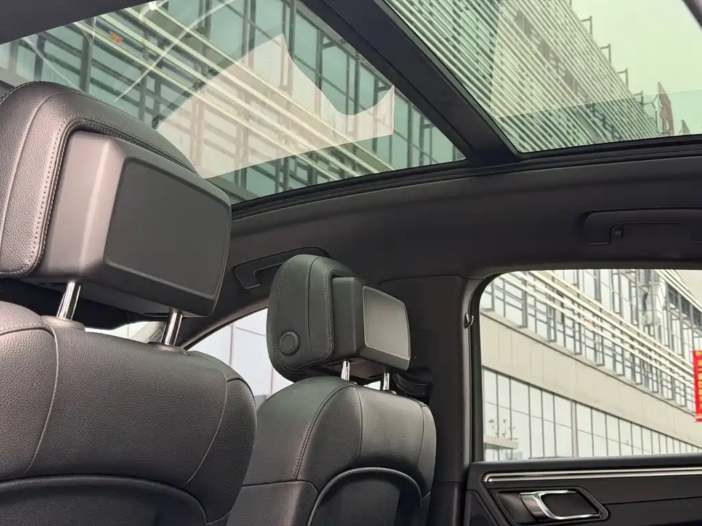 Porsche Macan — миниатюра 16