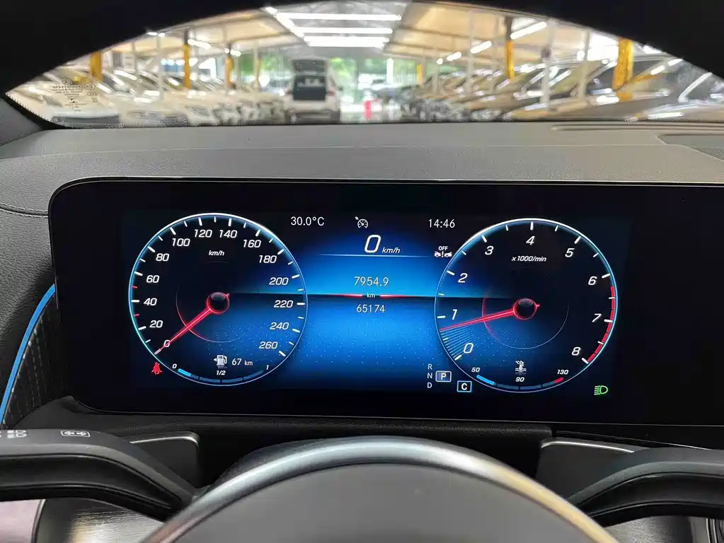 Mercedes-Benz GLB 2023 GLB 220