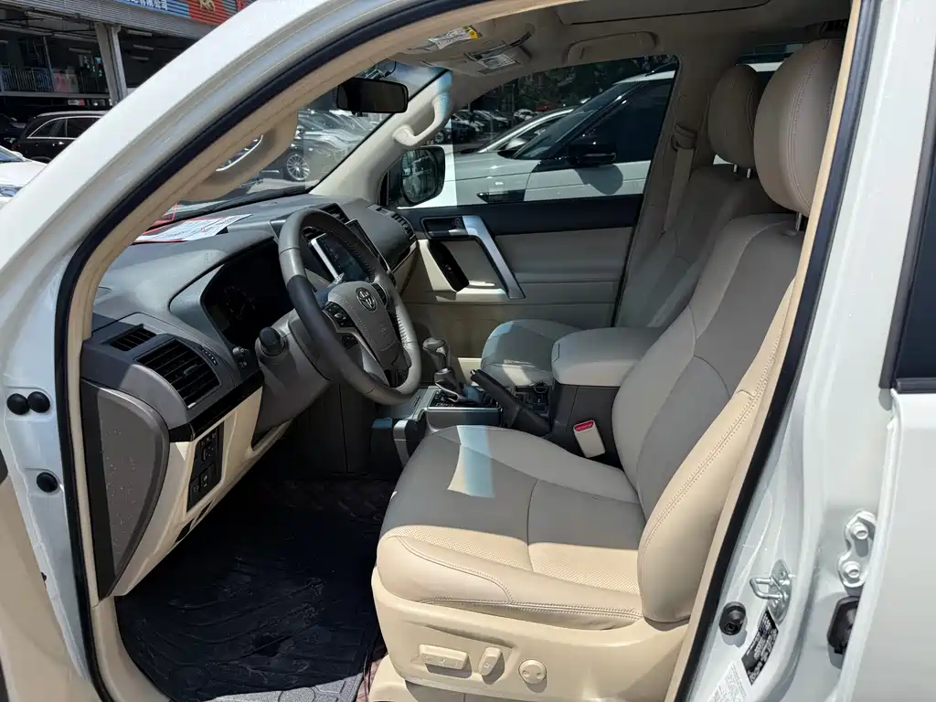 Toyota Land Cruiser Prado 2024 4.0L AT