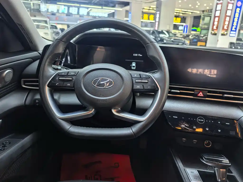 Hyundai Elantra — миниатюра 10
