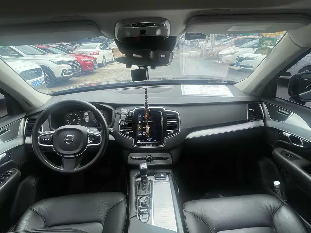 Volvo XC90 — миниатюра 4