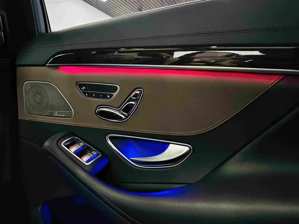 Mercedes-Benz S-Class — миниатюра 24