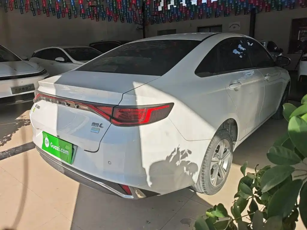 Geely Emgrand L HiP L HiP 2022 1.5TD-DHT Pro 100KM Super