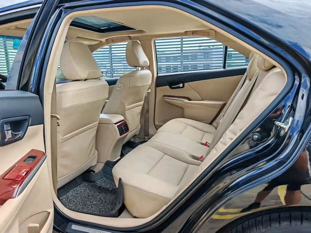 Toyota Camry — миниатюра 10