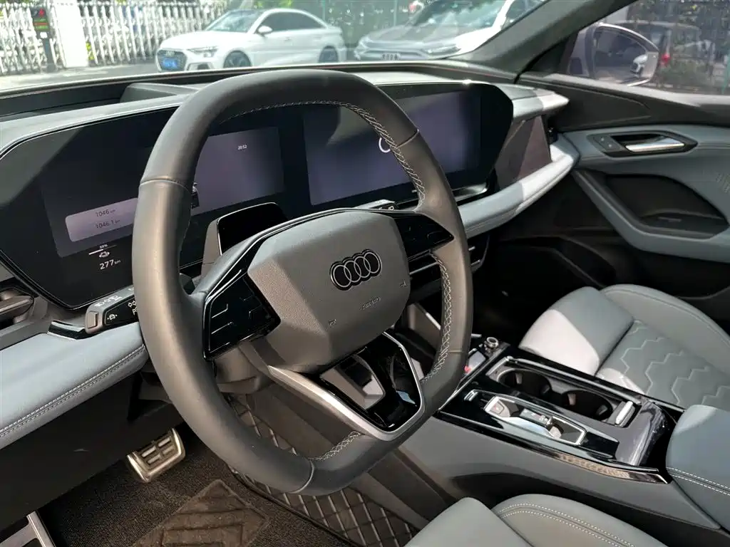Audi Q6L e-tron — миниатюра 16