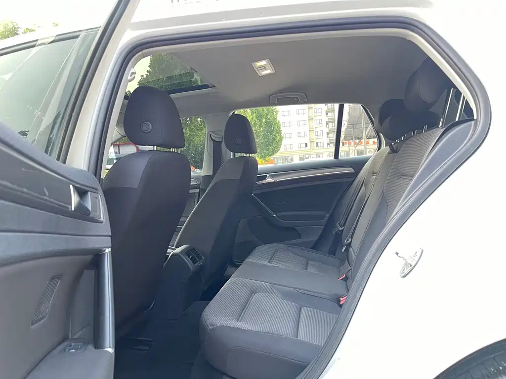 Volkswagen Golf — миниатюра 5