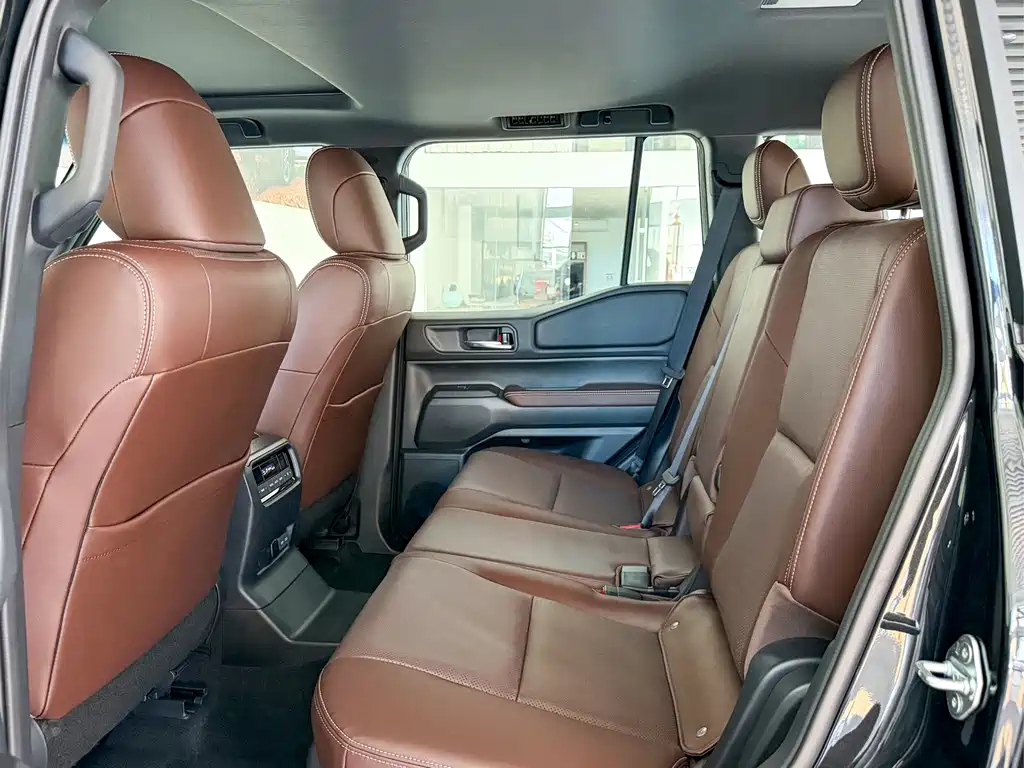 Toyota Prado — миниатюра 10