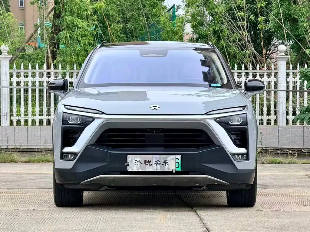 NIO ES8