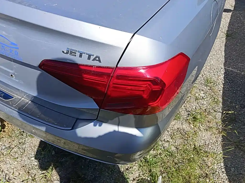 Volkswagen Jetta — миниатюра 8