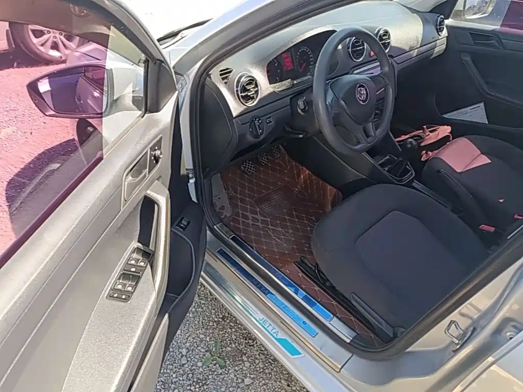 Volkswagen Jetta — миниатюра 16