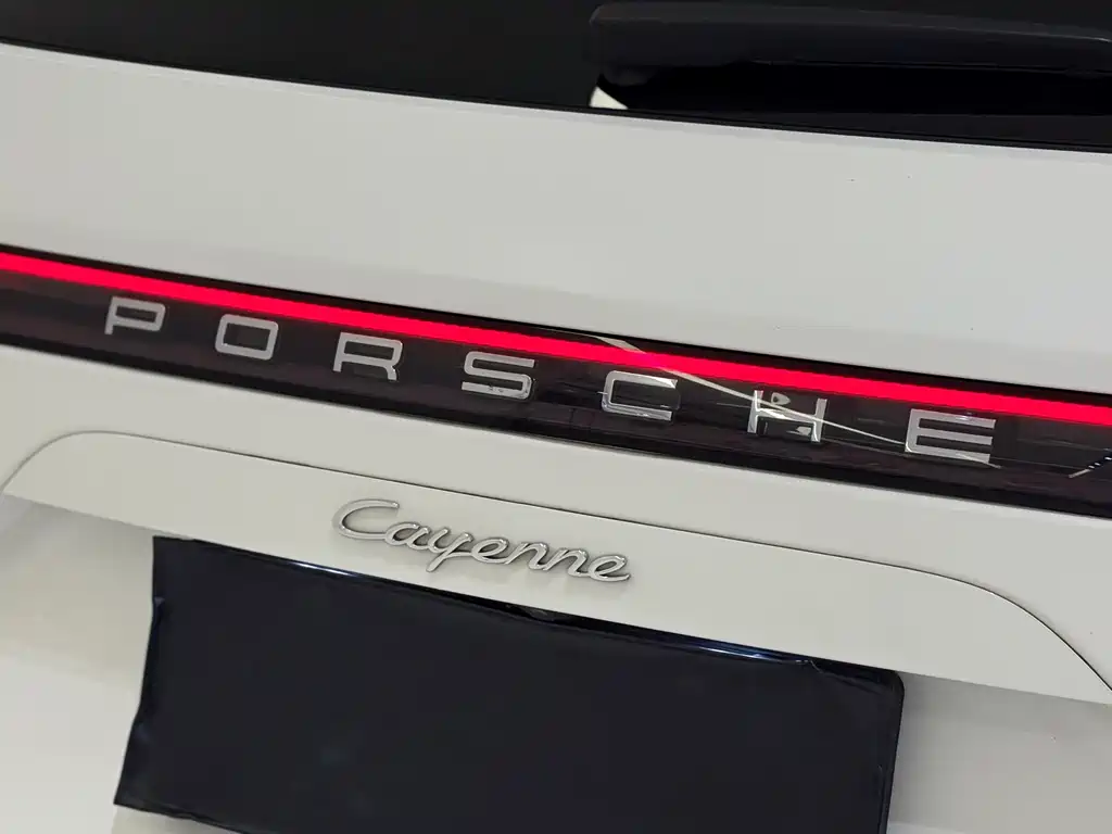 Porsche Cayenne — миниатюра 8