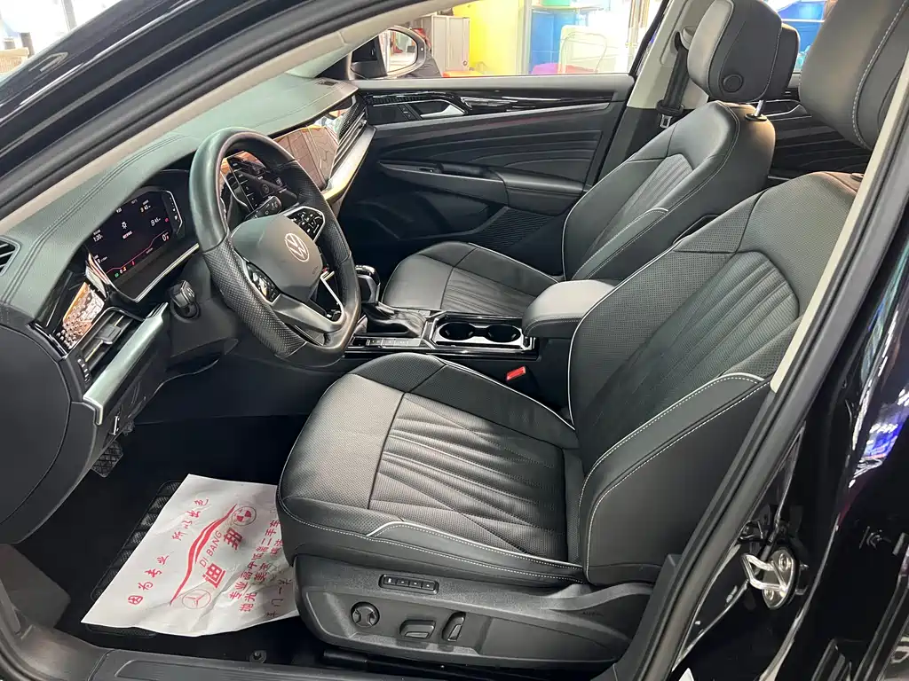 Volkswagen Passat 2022 330TSI Luxury