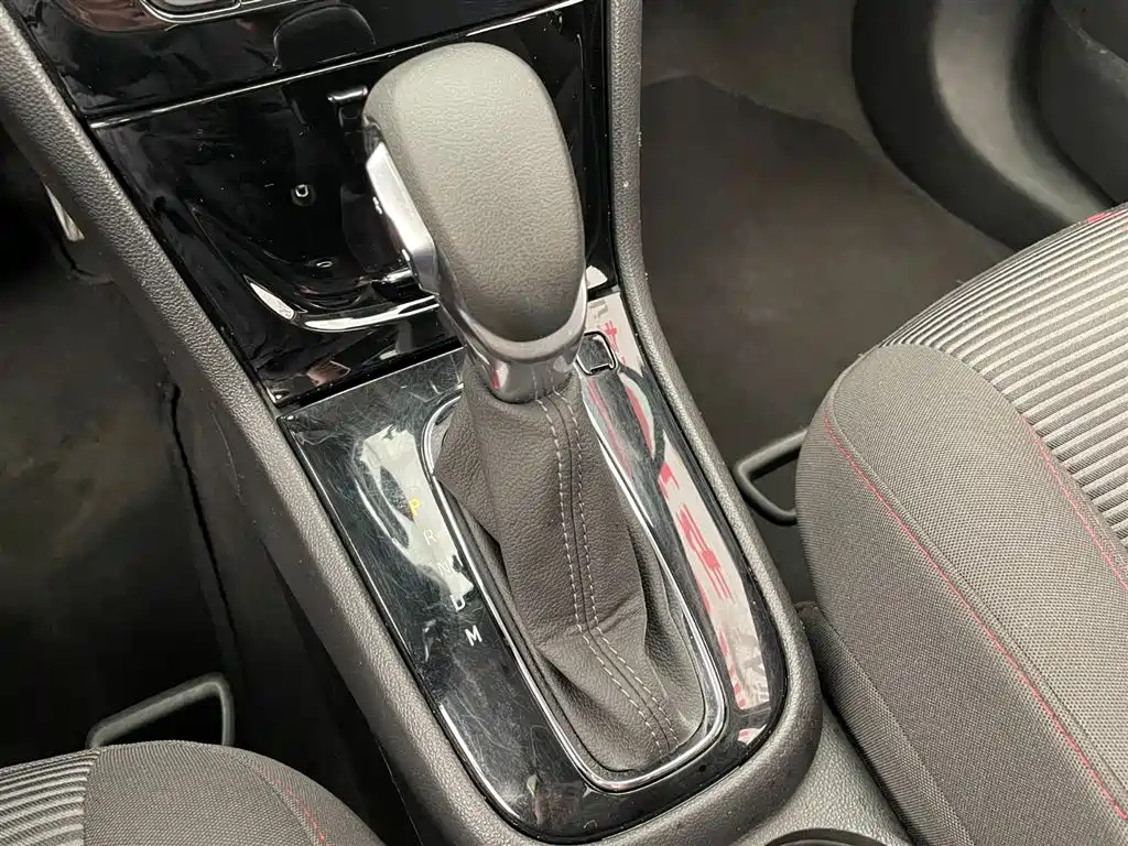 Buick Encore 2016 18T AT Lead