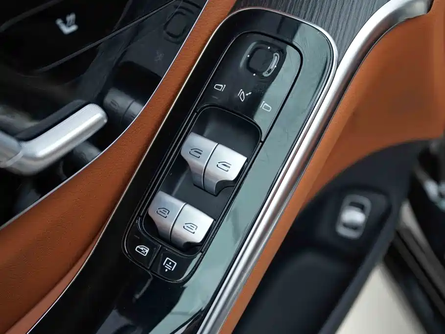 Mercedes-Benz S-Class — миниатюра 9