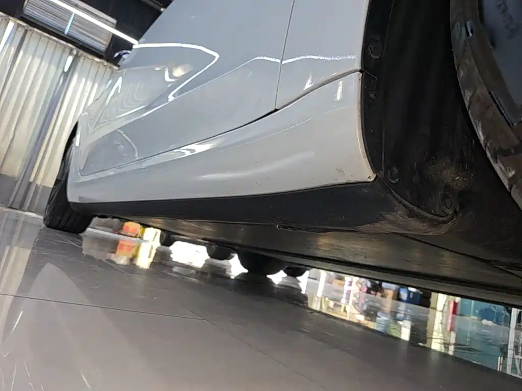 Tesla Model 3 — миниатюра 21