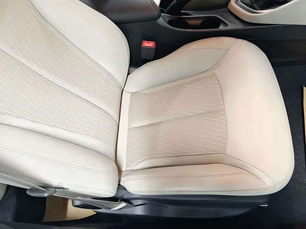 Buick Excelle — миниатюра 12
