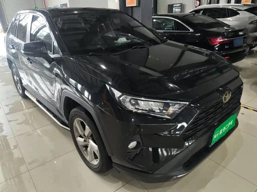 Toyota RAV4 — миниатюра 4