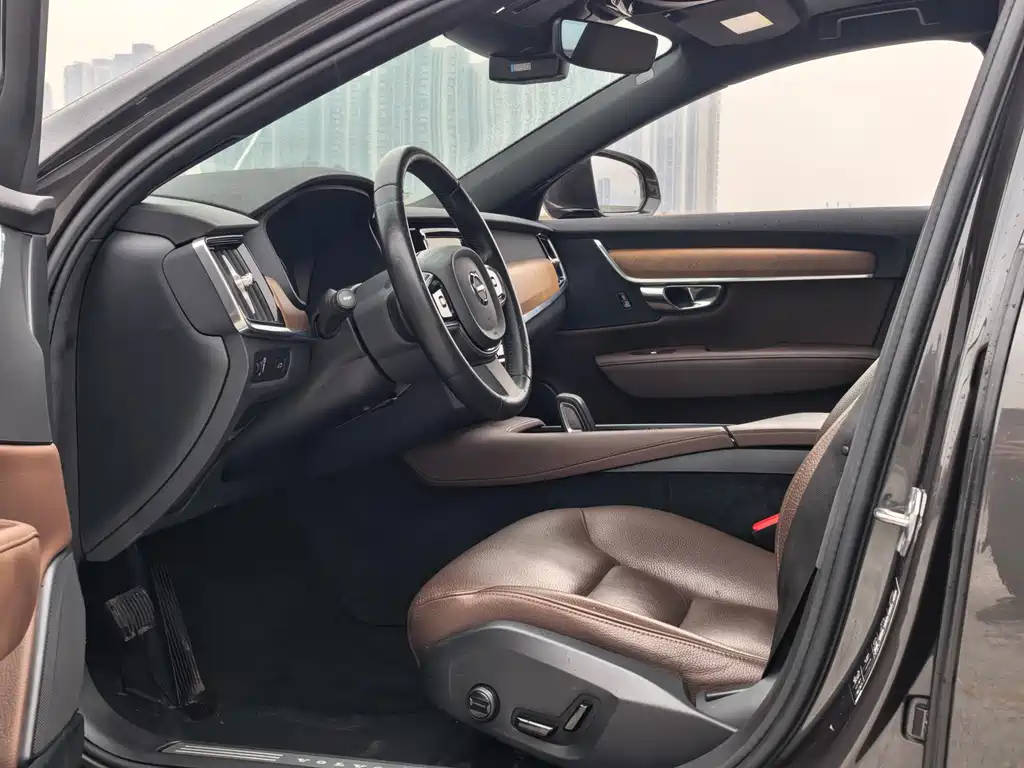Volvo S90 2021 B5 Luxury